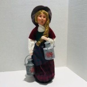 Byers Choice LTD Carolers Cries of London "Milk Maid"